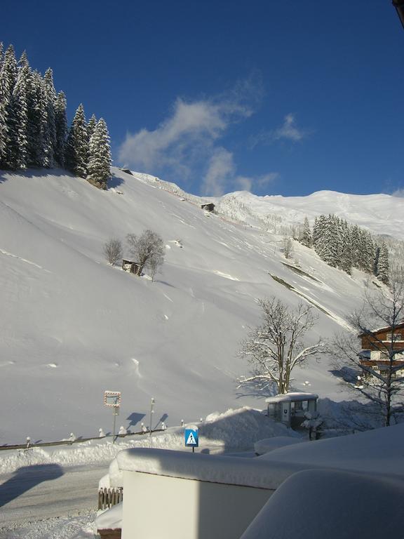 Gaestehaus Alpenland トゥクス エクステリア 写真