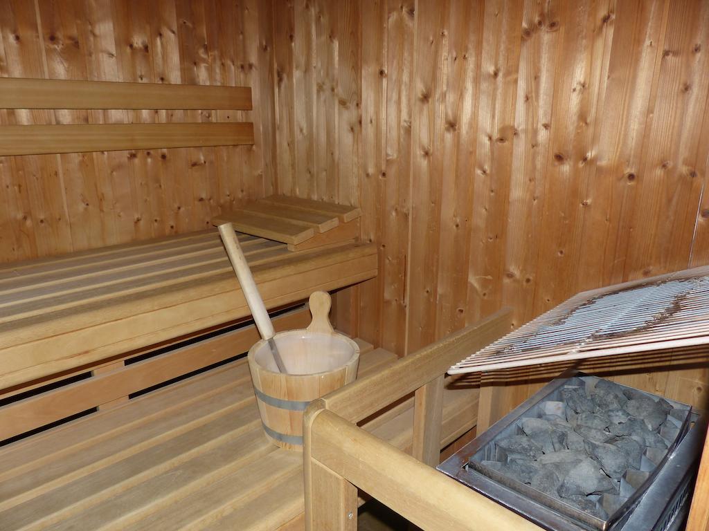 Gaestehaus Alpenland トゥクス エクステリア 写真