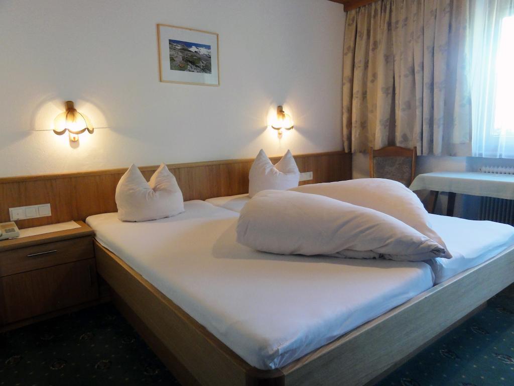Gaestehaus Alpenland トゥクス 部屋 写真