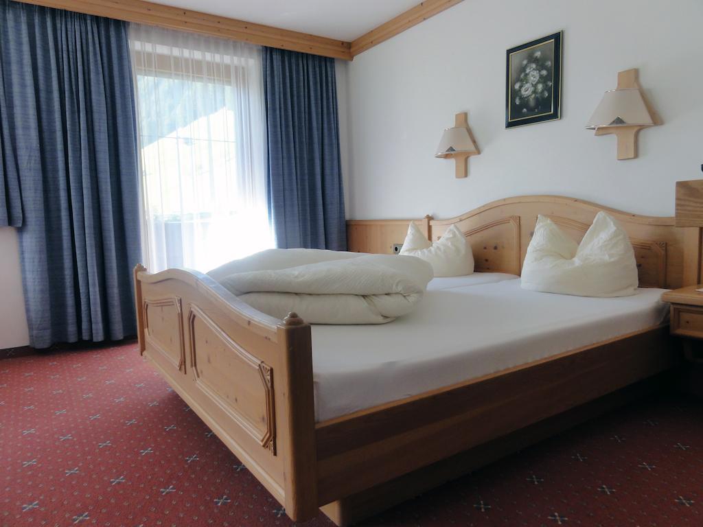 Gaestehaus Alpenland トゥクス 部屋 写真