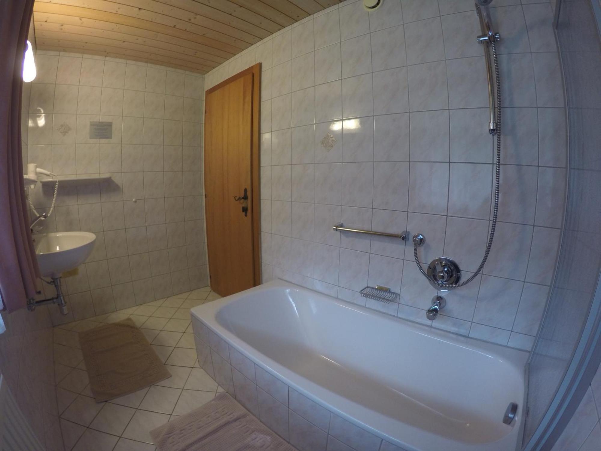 Gaestehaus Alpenland トゥクス 部屋 写真