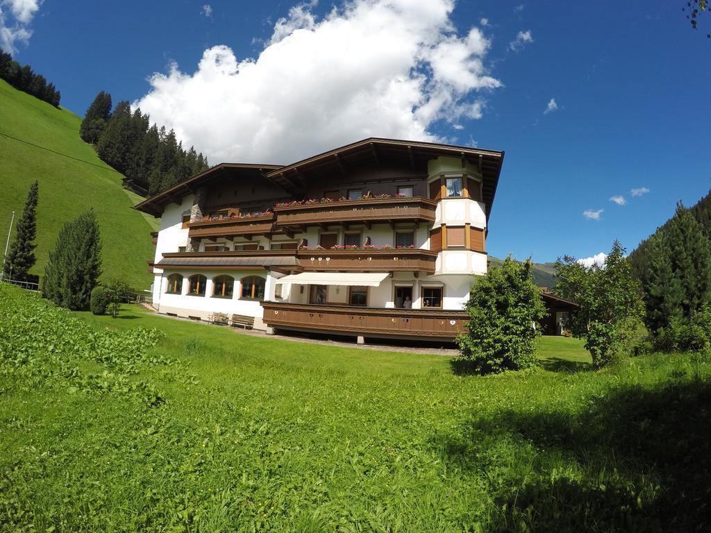 Gaestehaus Alpenland トゥクス エクステリア 写真