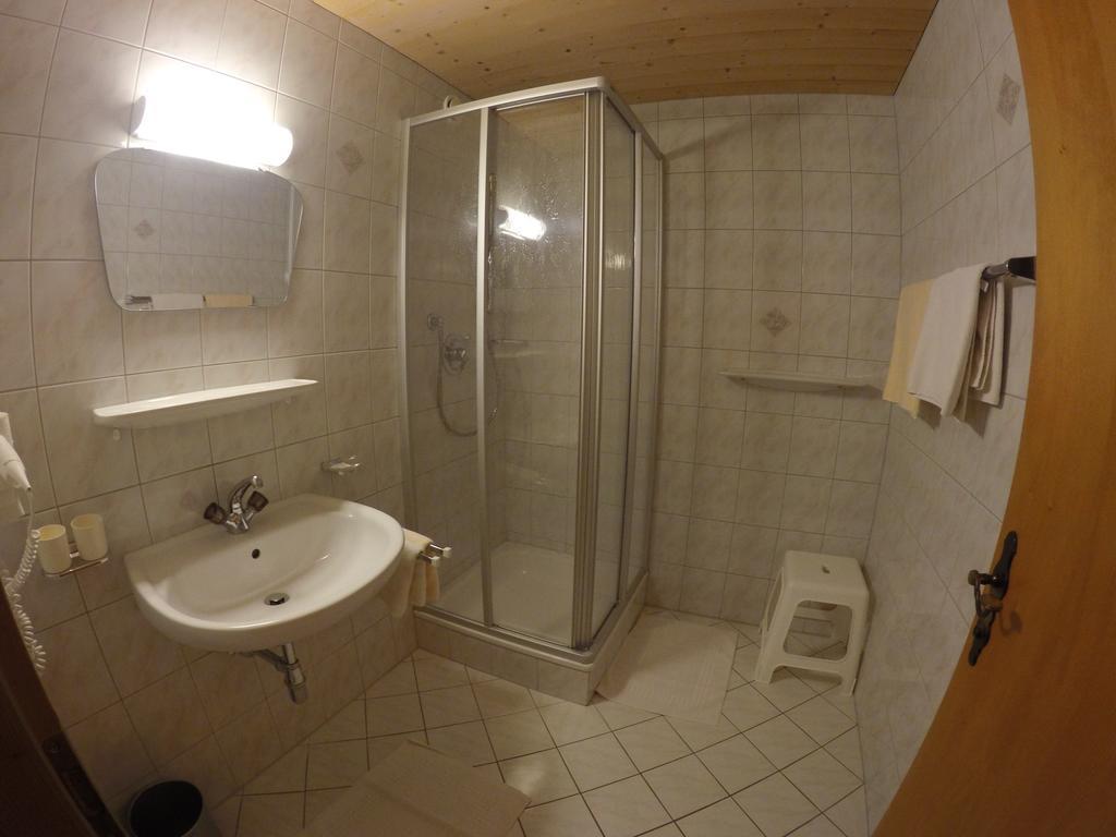 Gaestehaus Alpenland トゥクス 部屋 写真